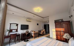 Winston Hotel
